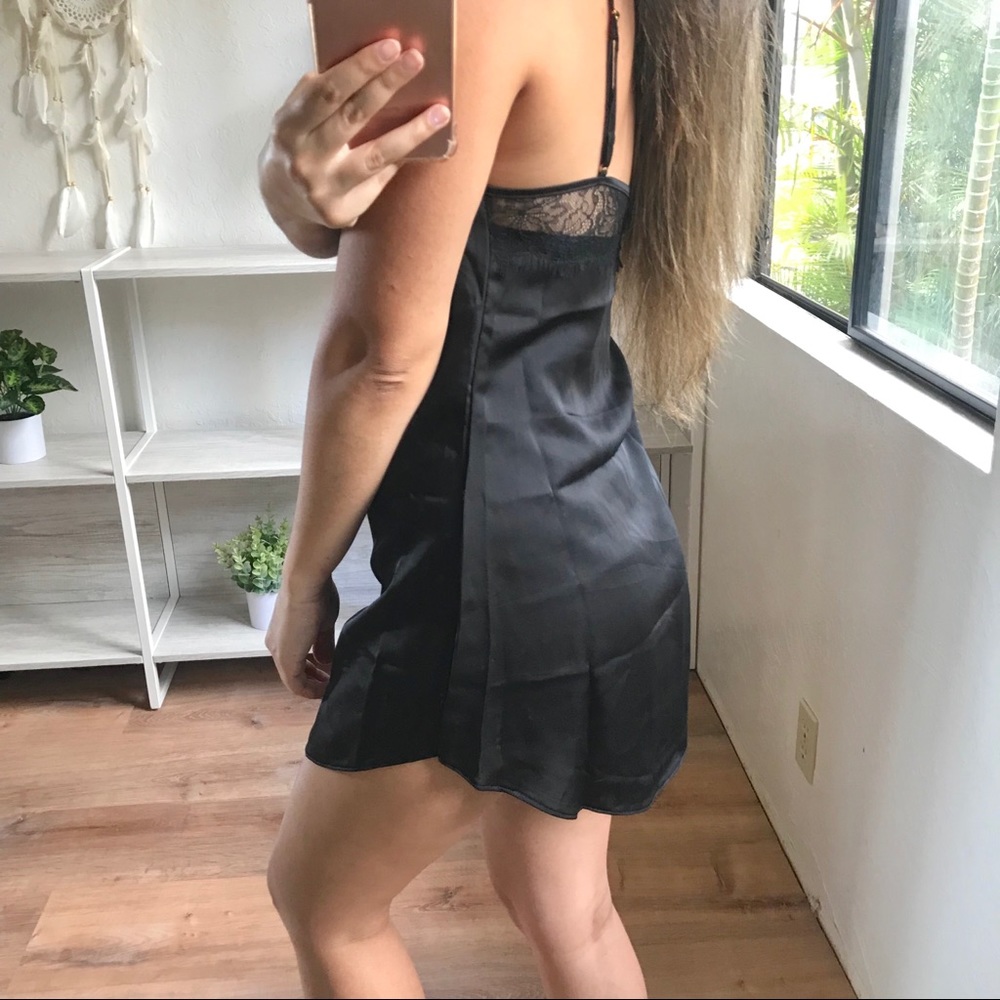 VALENTINA in Black - Picture 2 of 2